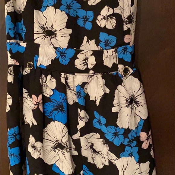 Yumi Kim Floral Romper - Picture 2 of 5